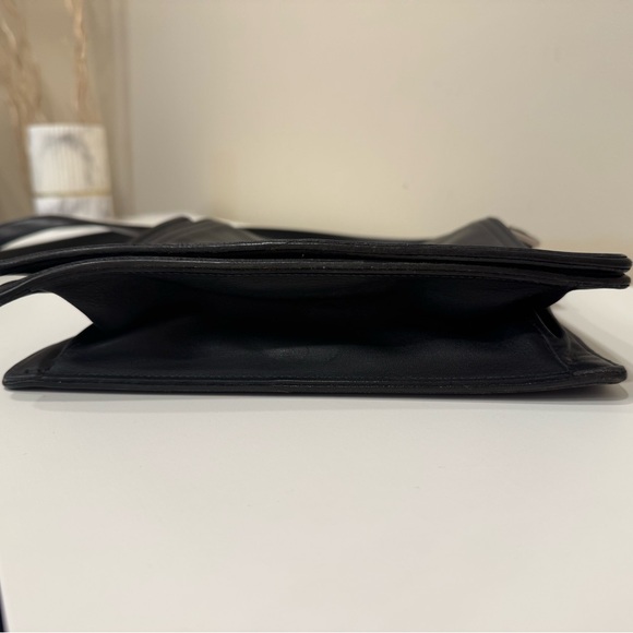 Early 90s Vintage Coach Legacy Flap Messenger Bag
Black Leather (Style J92-6147) - Picture 5 of 15